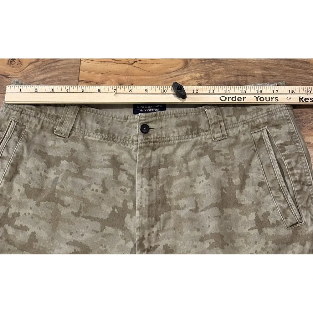 Roundtree & Yorke amazing shorts